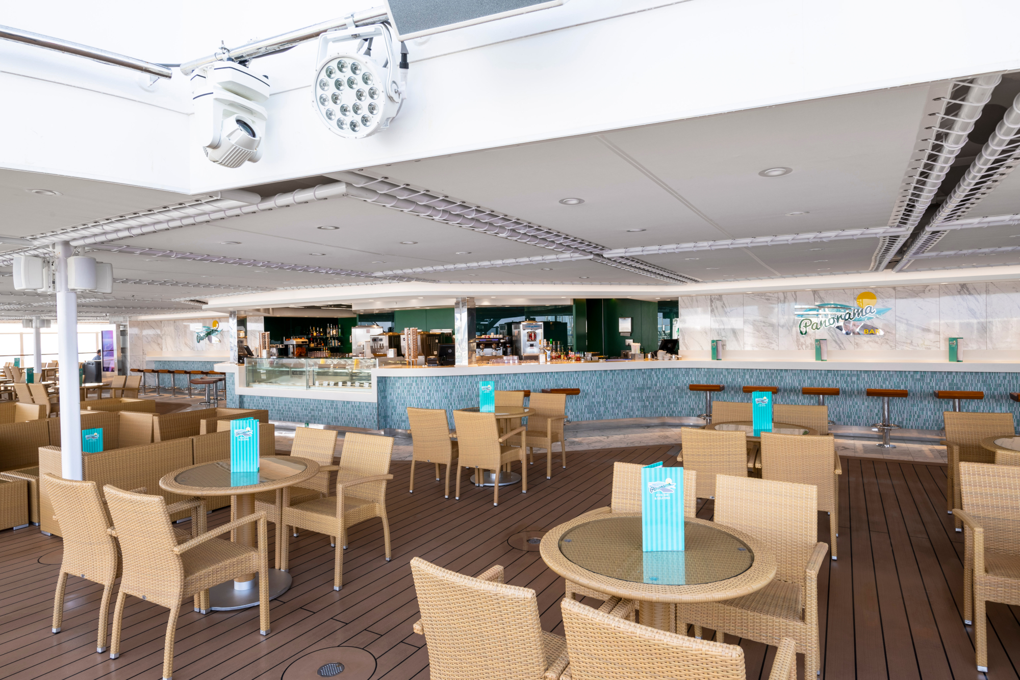 MyCruise MSC Seaview Offentlige-arealer Barer-lounger-atrium4